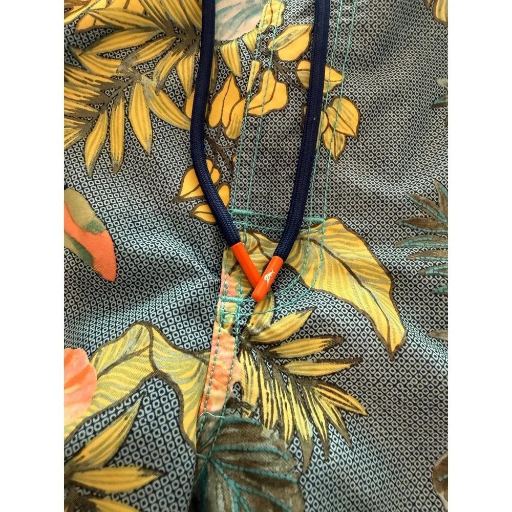 Tommy Bahama great elastic